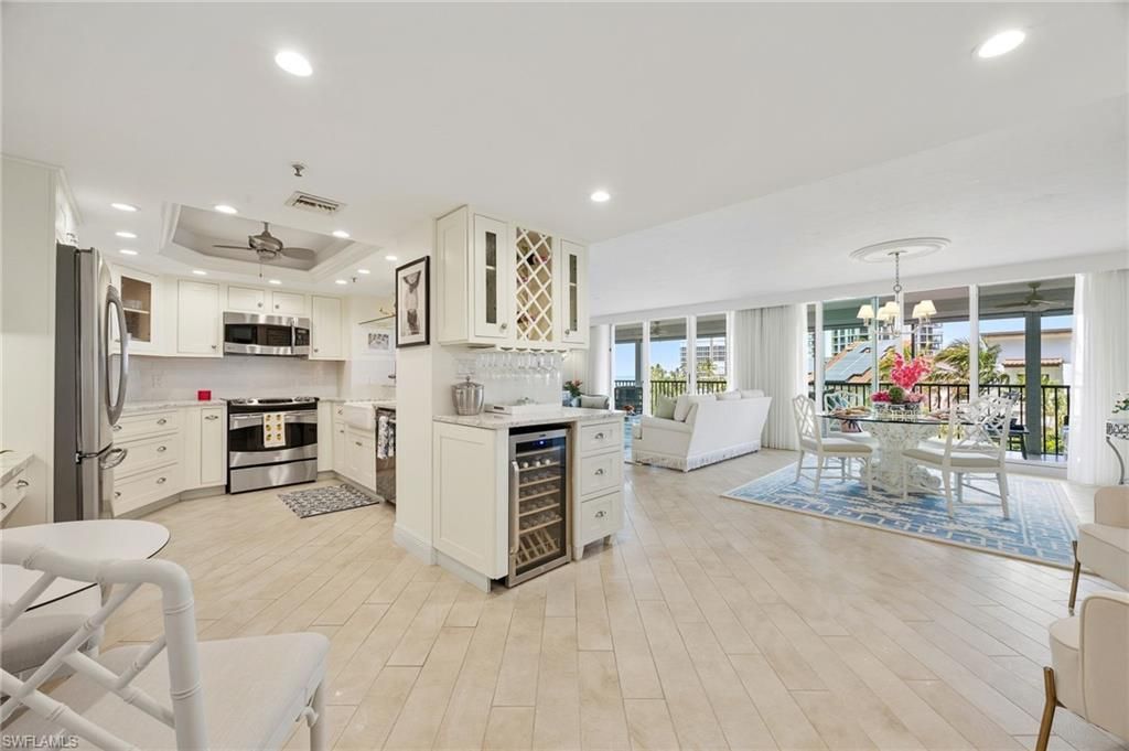 4651 Gulf Shore Blvd N, Unit 205, Naples, FL 34103 Photo