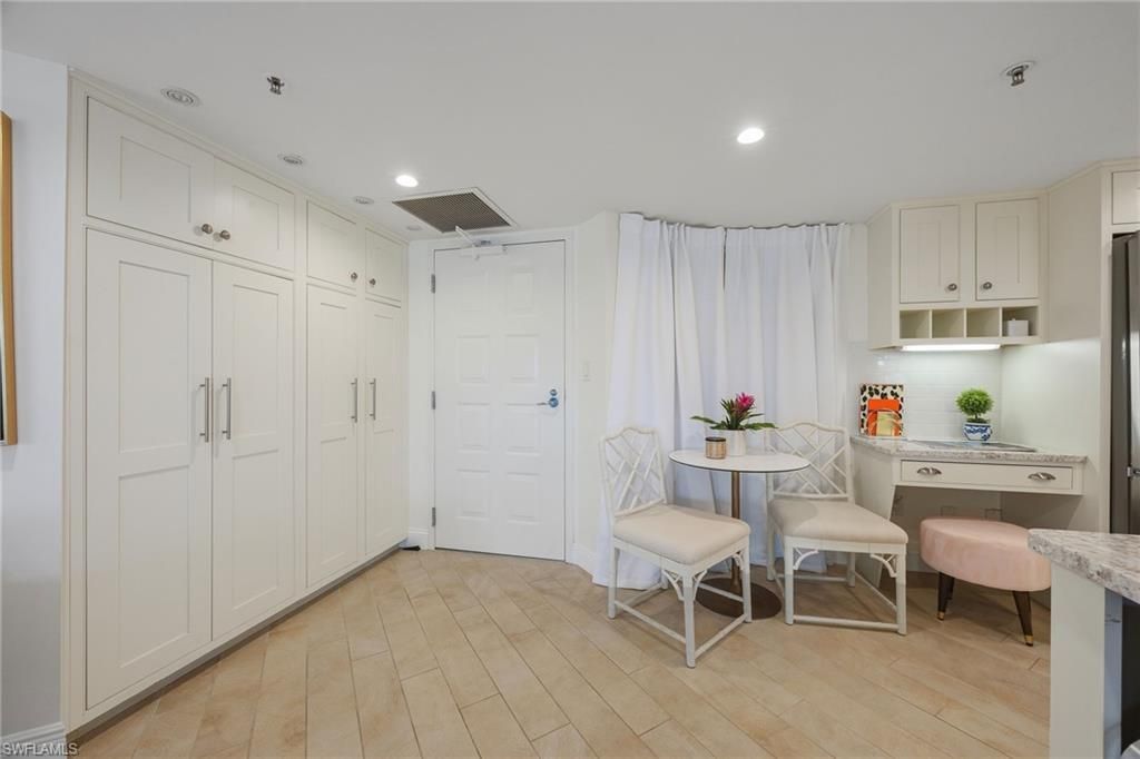 4651 Gulf Shore Blvd N, Unit 205, Naples, FL 34103 Photo