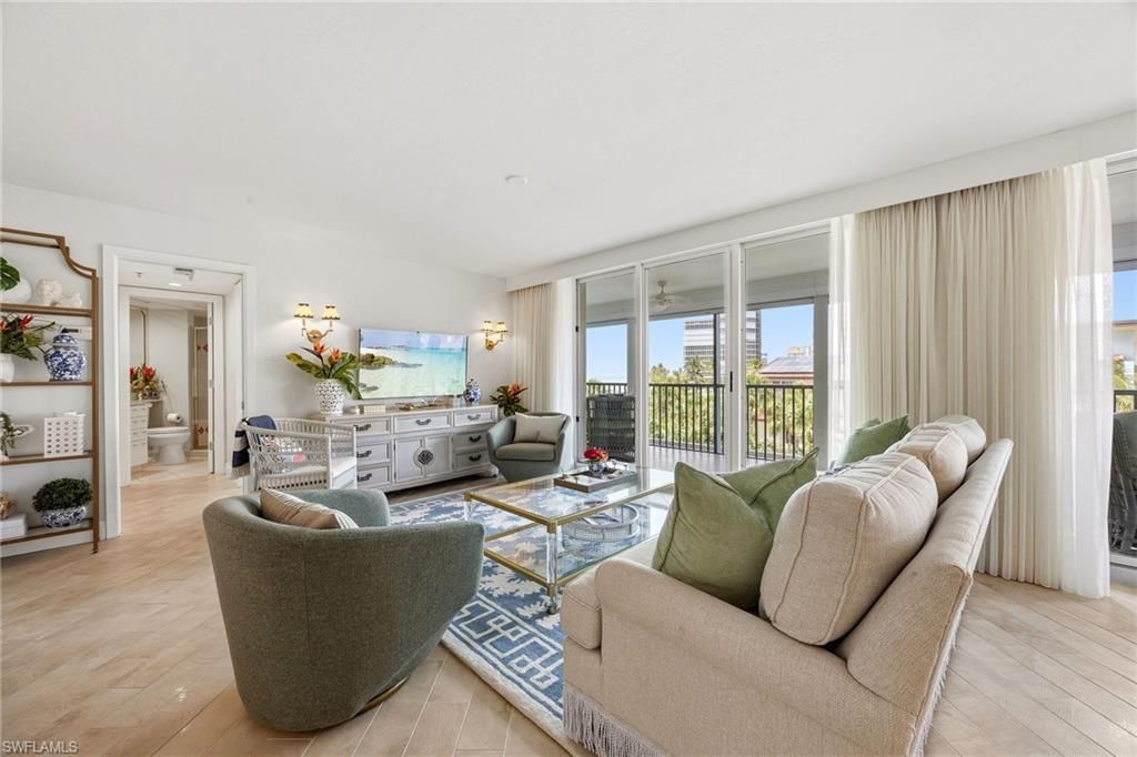 4651 Gulf Shore Blvd N, Unit 205, Naples, FL 34103 Photo