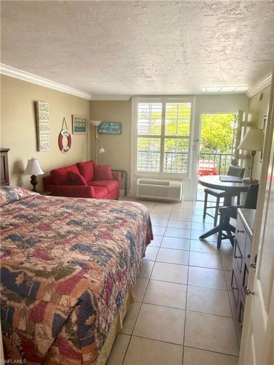 2555 Tamiami Trl N, Unit 250, Naples, FL 34103 Photo