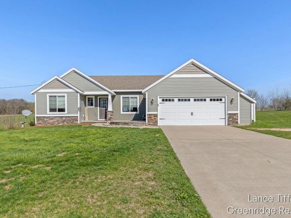 9334 Shaner Avenue NE, Rockford, MI 49341