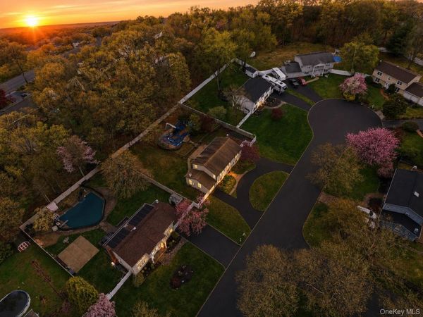 27 Millbury Lane, Setauket, NY 11720