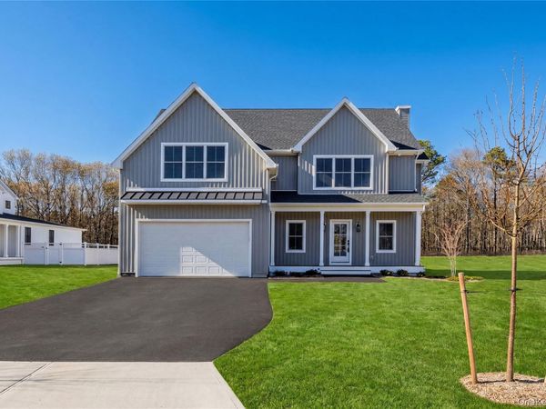 7 Jersey Avenue, Miller Place, NY 11764