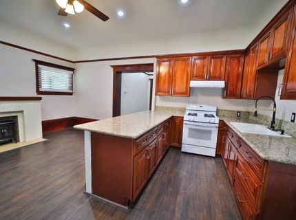 2219 H St, Sacramento, CA 95816 Photo