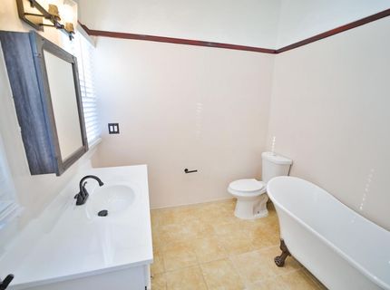 2219 H St, Sacramento, CA 95816 Photo