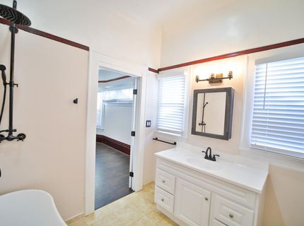 2219 H St, Sacramento, CA 95816 Photo