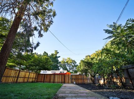 2219 H St, Sacramento, CA 95816 Photo