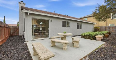 830 Sugar Pine Dr, Lathrop, CA 95330 Photo