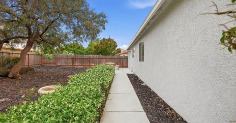 830 Sugar Pine Dr, Lathrop, CA 95330 Photo