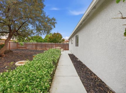 830 Sugar Pine Dr, Lathrop, CA 95330 Photo