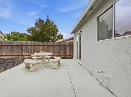 830 Sugar Pine Dr, Lathrop, CA 95330 Photo