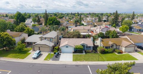 830 Sugar Pine Dr, Lathrop, CA 95330 Photo