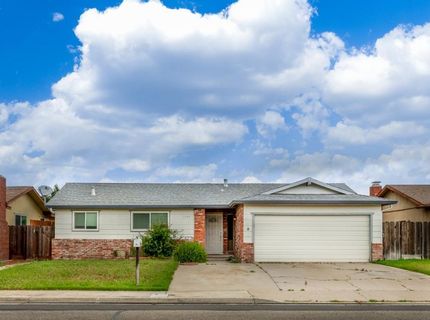 1244 W J St, Oakdale, CA 95361 Photo