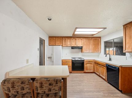 1244 W J St, Oakdale, CA 95361 Photo