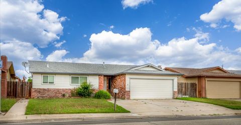 1244 W J St, Oakdale, CA 95361 Photo