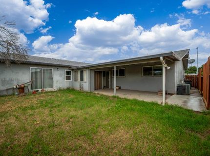 1244 W J St, Oakdale, CA 95361 Photo