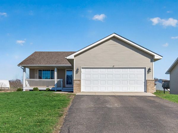 106 Summerfield Drive , Waverly, MN 55390