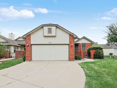 3019 N Bramblewood St, Wichita, KS 67226