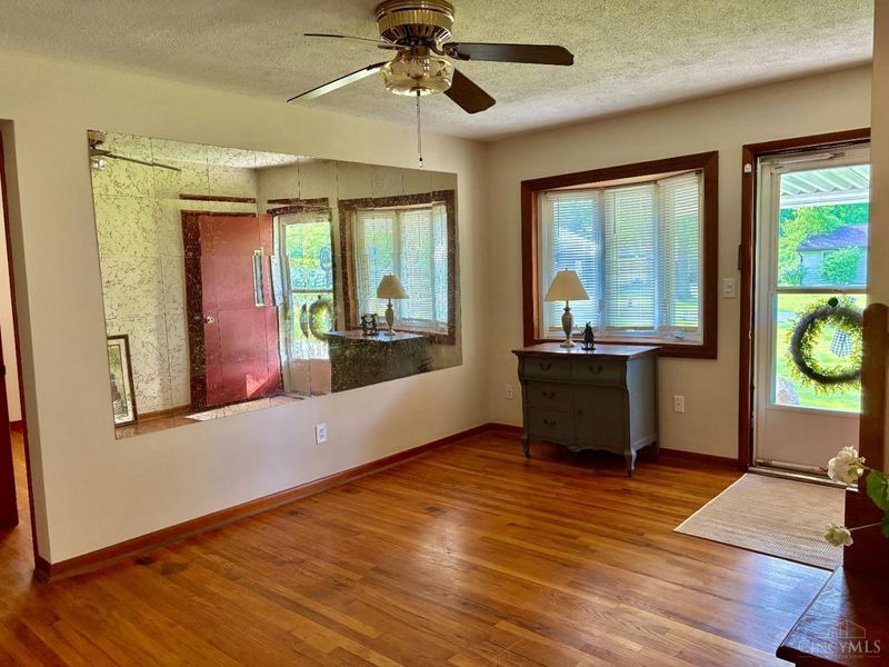 1811 Lois Lane, Goshen Twp, OH 45122 Photo 3