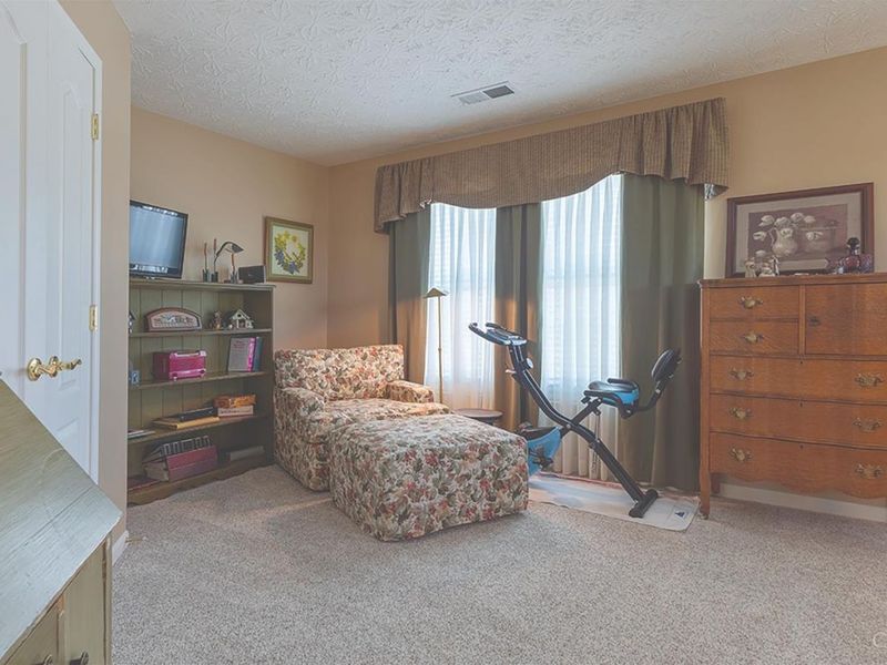 6676 Adena Circle, Hamilton Twp, OH 45039 Photo 7
