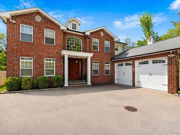 42 Skunks Misery Road , Locust Valley, NY 11560