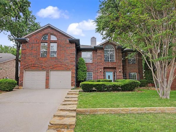 1810 Haydenbend Circle, Grapevine, TX 76051