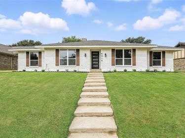 6916 Winchester Place, Fort Worth, TX 76133