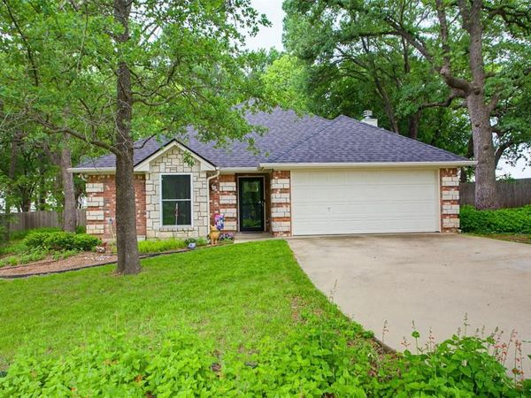 100 Deep Wood Lane, Weatherford, TX 76088