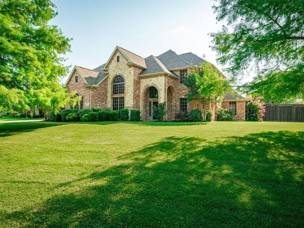 703 Mockingbird Drive, Murphy, TX 75094