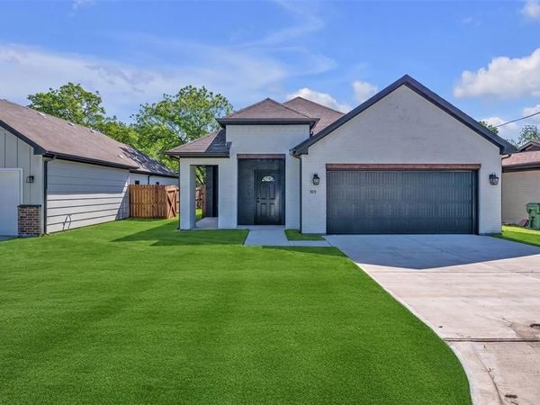 305 Pemberton Street, White Settlement, TX 76108