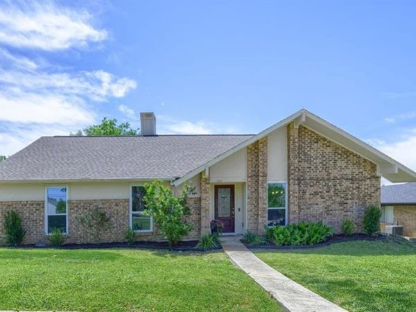 1614 Chesterfield Drive, Carrollton, TX 75007