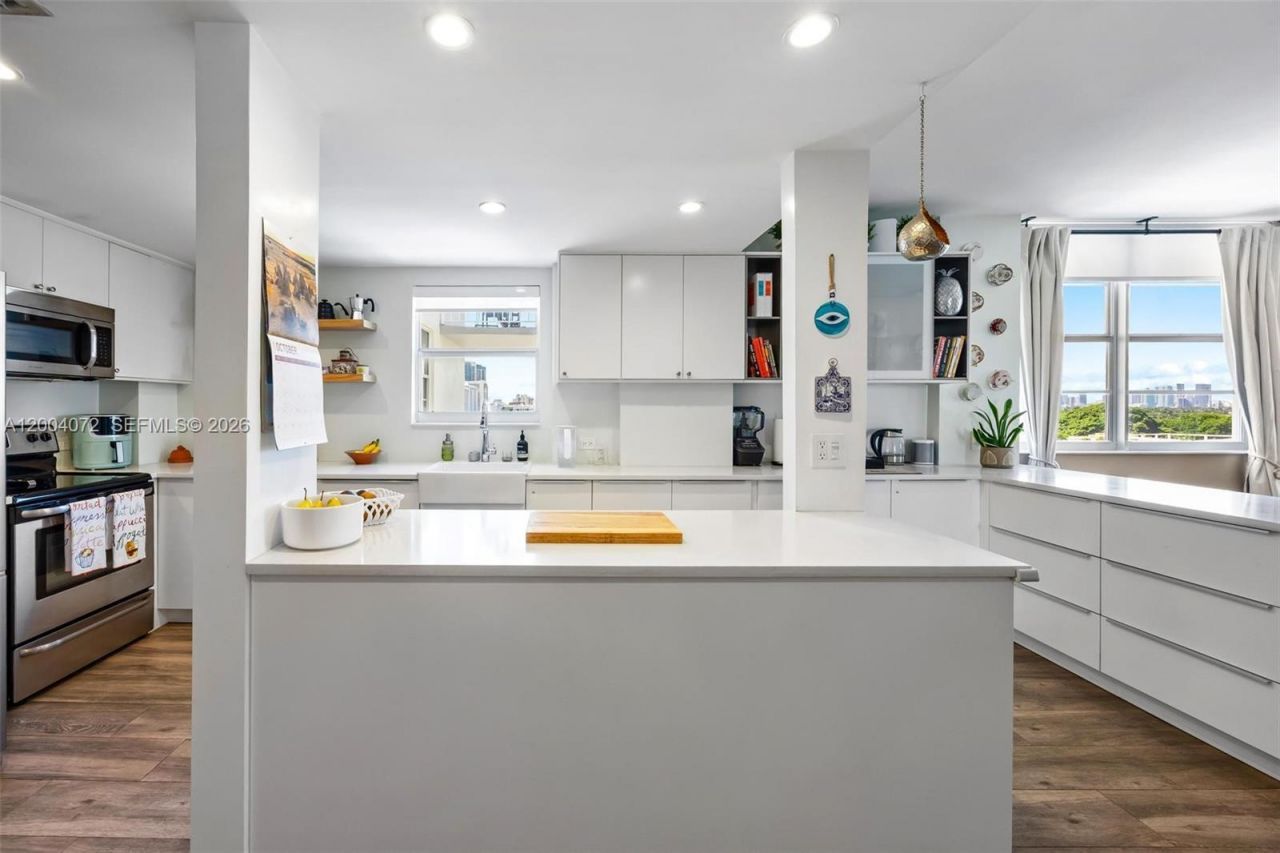 2829 Indian Creek Dr , Unit 1002, Miami Beach, FL 33140 Photo