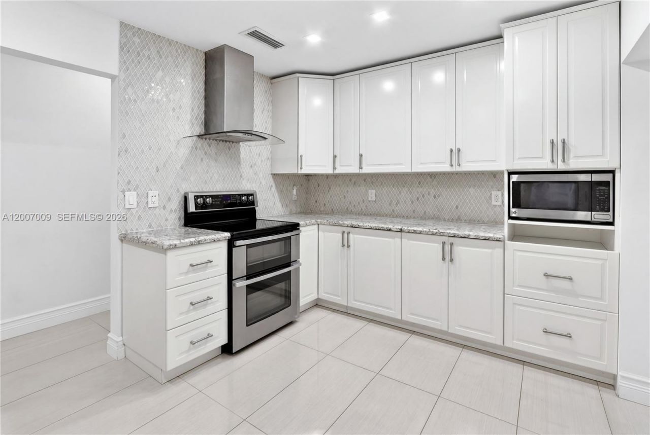 5106 S Le Jeune Rd. , Coral Gables, FL 33146 Photo