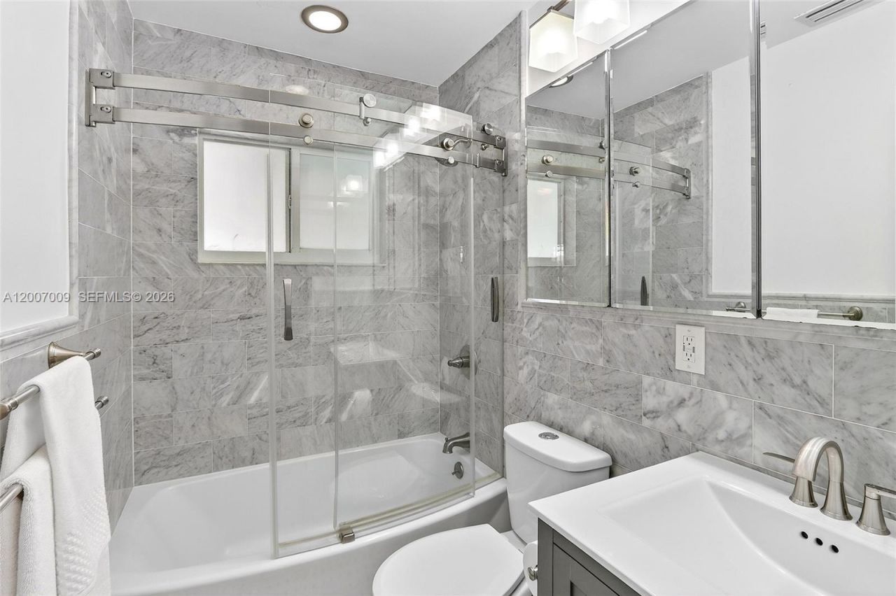 5106 S Le Jeune Rd. , Coral Gables, FL 33146 Photo