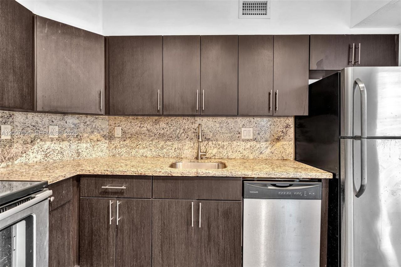 500 Bayview Dr , Unit 228, Sunny Isles Beach, FL 33160 Photo