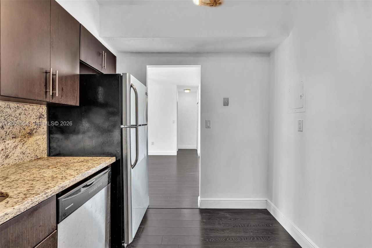 500 Bayview Dr , Unit 228, Sunny Isles Beach, FL 33160 Photo