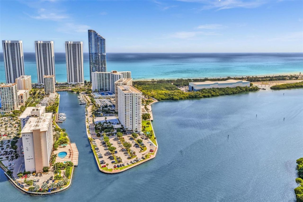 500 Bayview Dr , Unit 228, Sunny Isles Beach, FL 33160 Photo