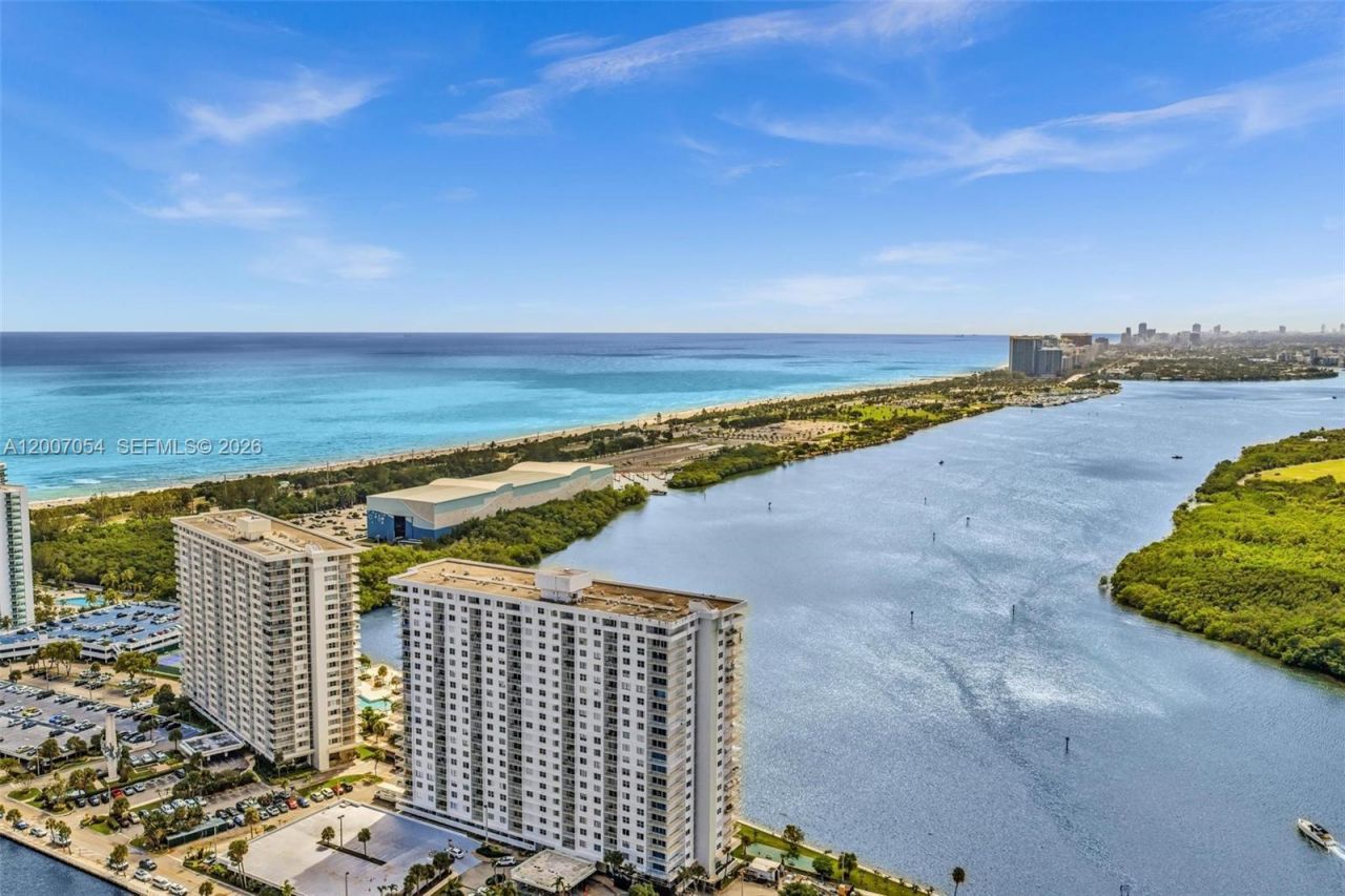 500 Bayview Dr , Unit 228, Sunny Isles Beach, FL 33160 Photo