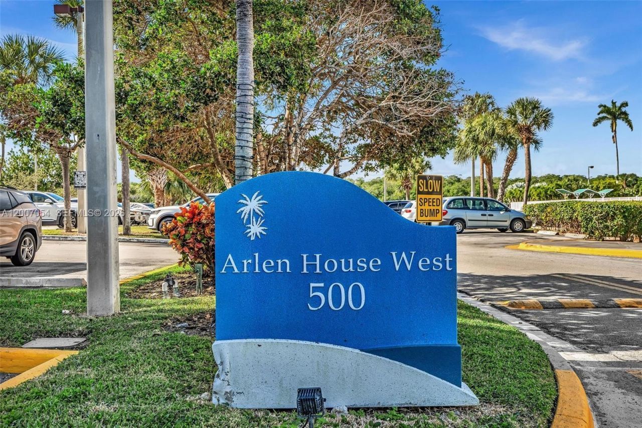 500 Bayview Dr , Unit 228, Sunny Isles Beach, FL 33160 Photo
