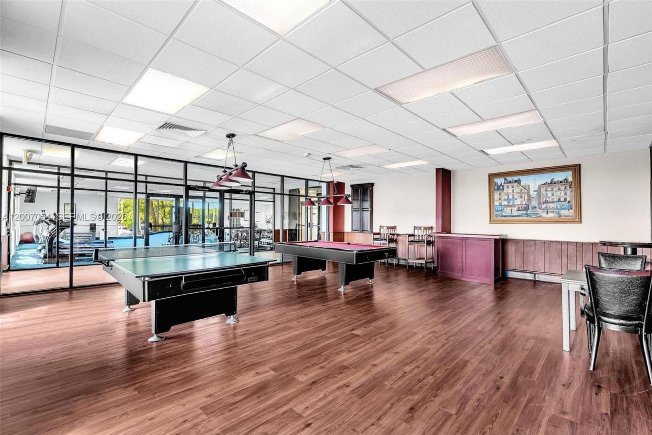 500 Bayview Dr , Unit 228, Sunny Isles Beach, FL 33160 Photo