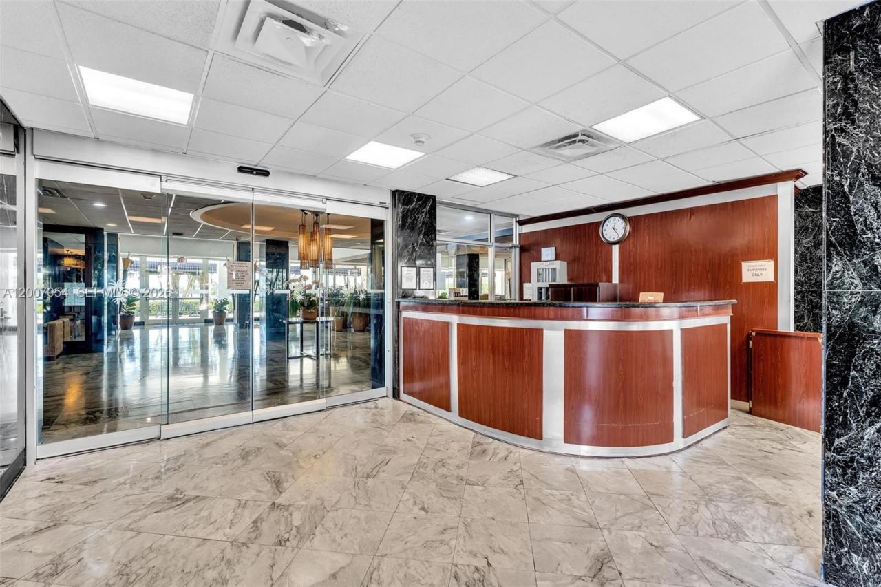 500 Bayview Dr , Unit 228, Sunny Isles Beach, FL 33160 Photo
