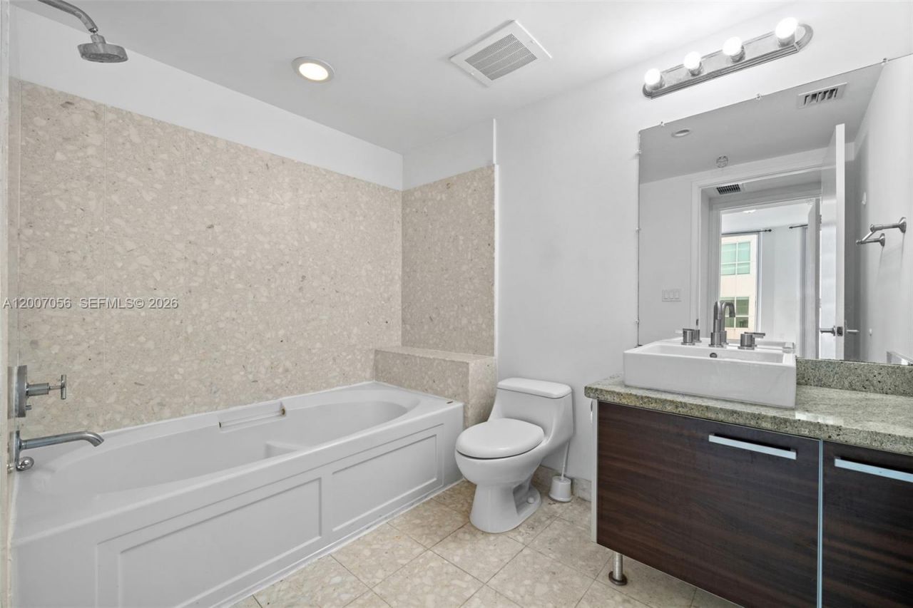 185 SW 7th St , Unit 1710, Miami, FL 33130 Photo