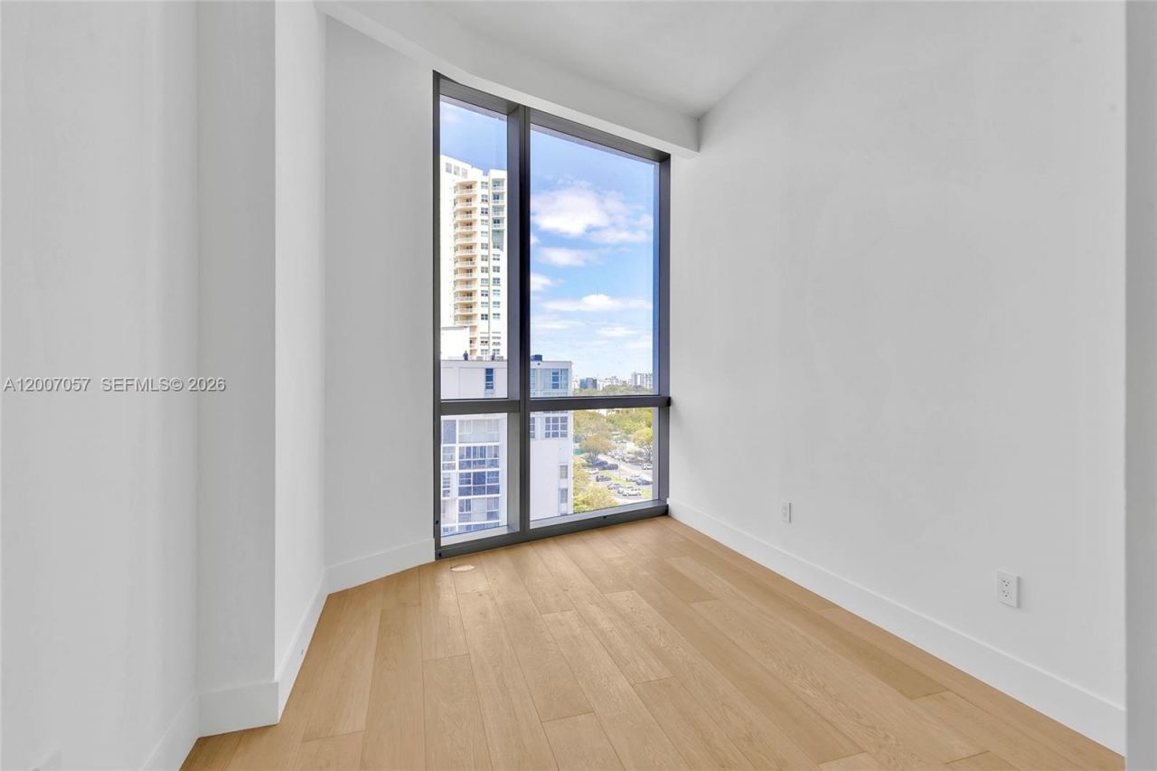 175 SE 25 Road, Unit 803, Miami, FL 33129 Photo
