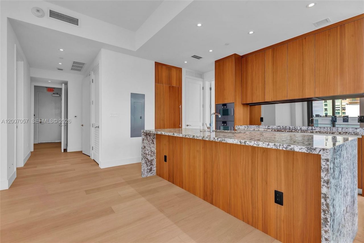 175 SE 25 Road, Unit 803, Miami, FL 33129 Photo