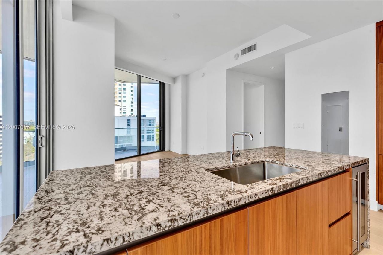 175 SE 25 Road, Unit 803, Miami, FL 33129 Photo