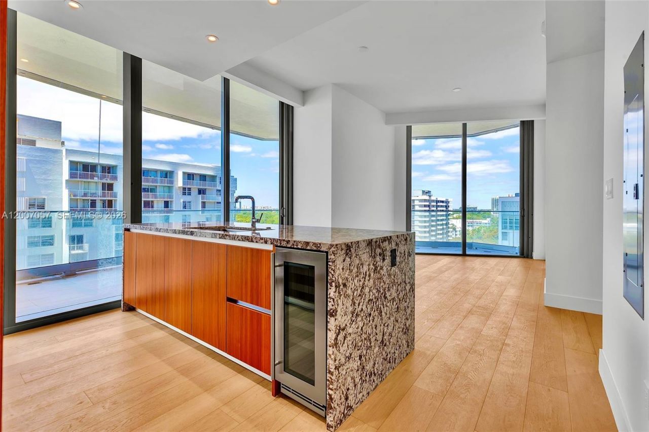 175 SE 25 Road, Unit 803, Miami, FL 33129 Photo