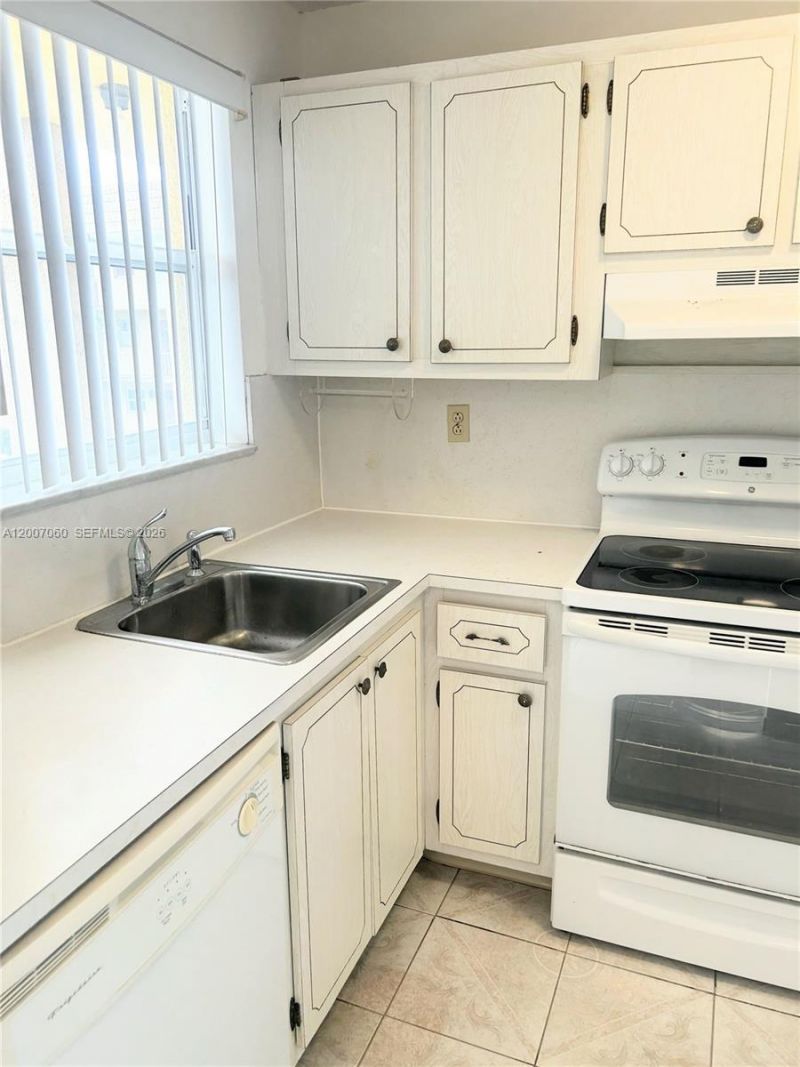 8345 Sunrise Lakes Blvd , Unit 210, Sunrise, FL 33322 Photo