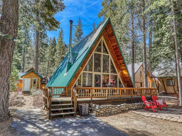 15685 Pine Street, Truckee, CA 96161