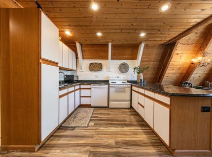 15685 Pine Street, Truckee, CA 96161 Photo