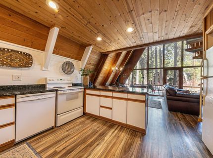 15685 Pine Street, Truckee, CA 96161 Photo